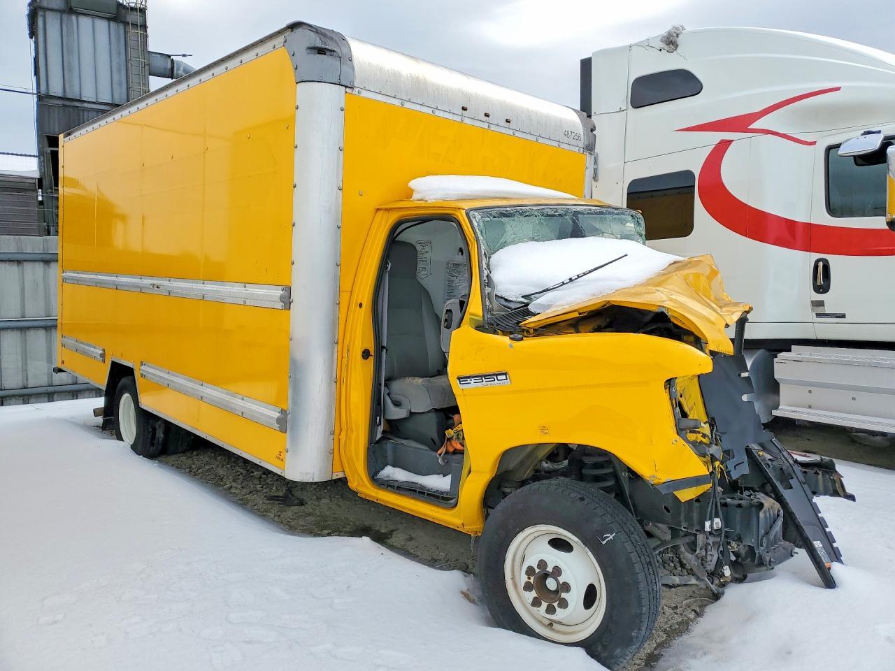 2022 Ford Econoline E350 Super Duty Cutaway Van