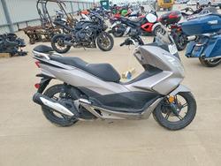 Motos salvage sin ofertas aún a la venta en subasta: 2016 Honda PCX 150