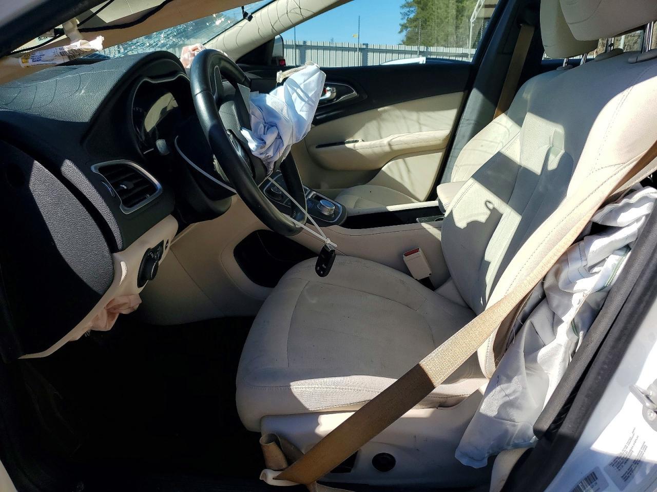 2016 Chrysler 200 Limited
