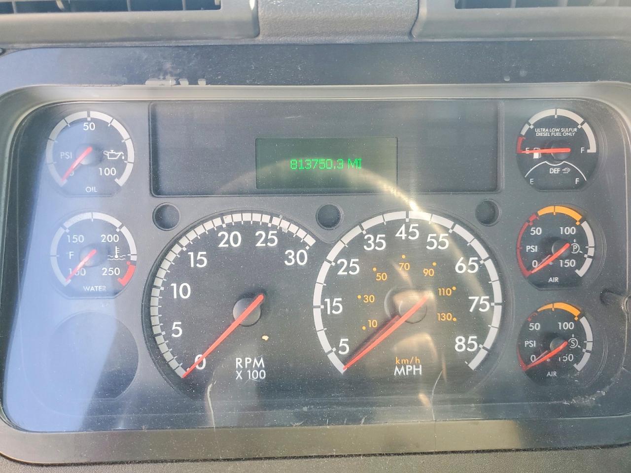 2016 Freightliner Cascadia 125 Semi Truck