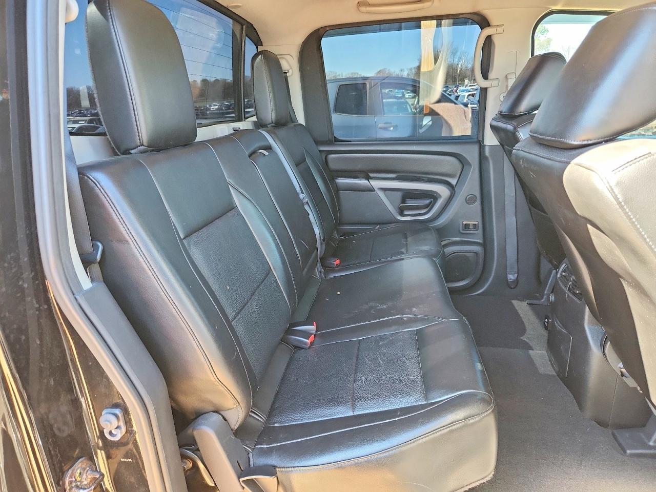 2015 Nissan Titan SL
