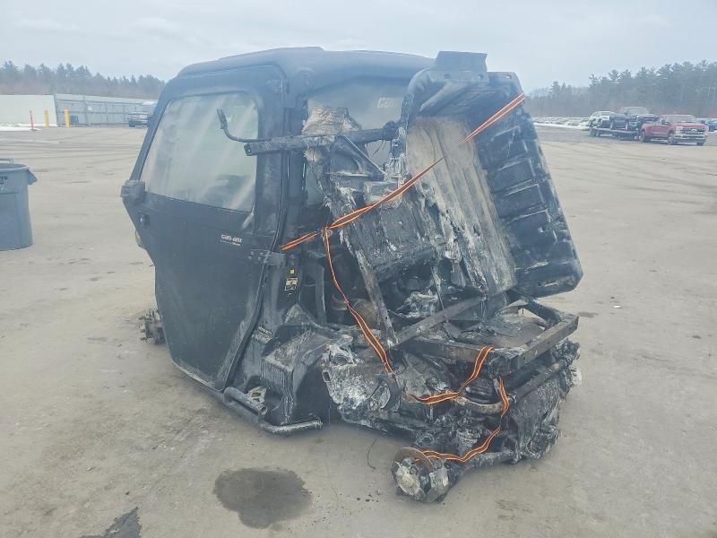 2022 Can-Am Defender HD9