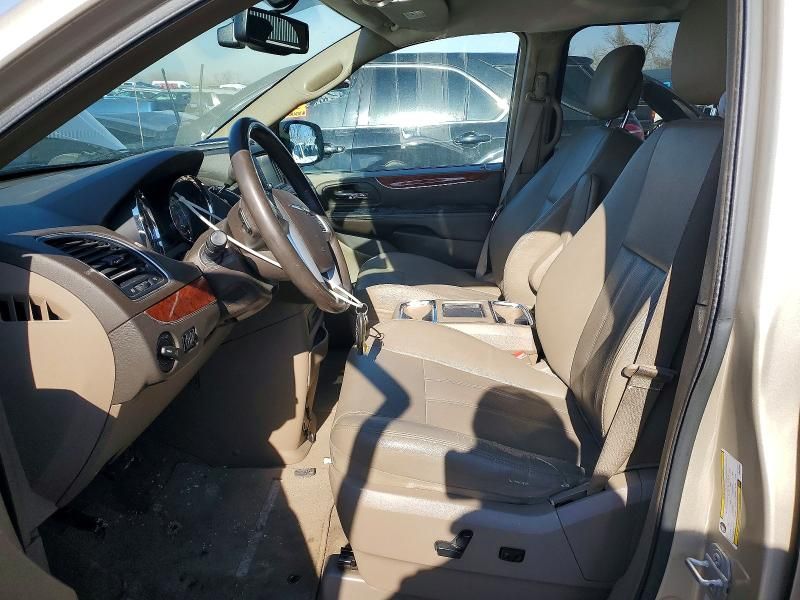 2015 Chrysler Town & Country Touring l