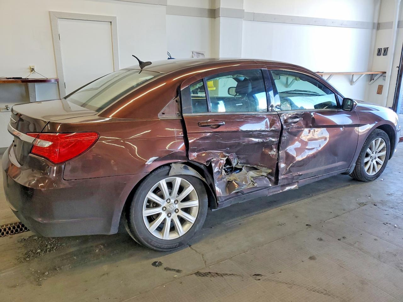 2013 Chrysler 200 Touring
