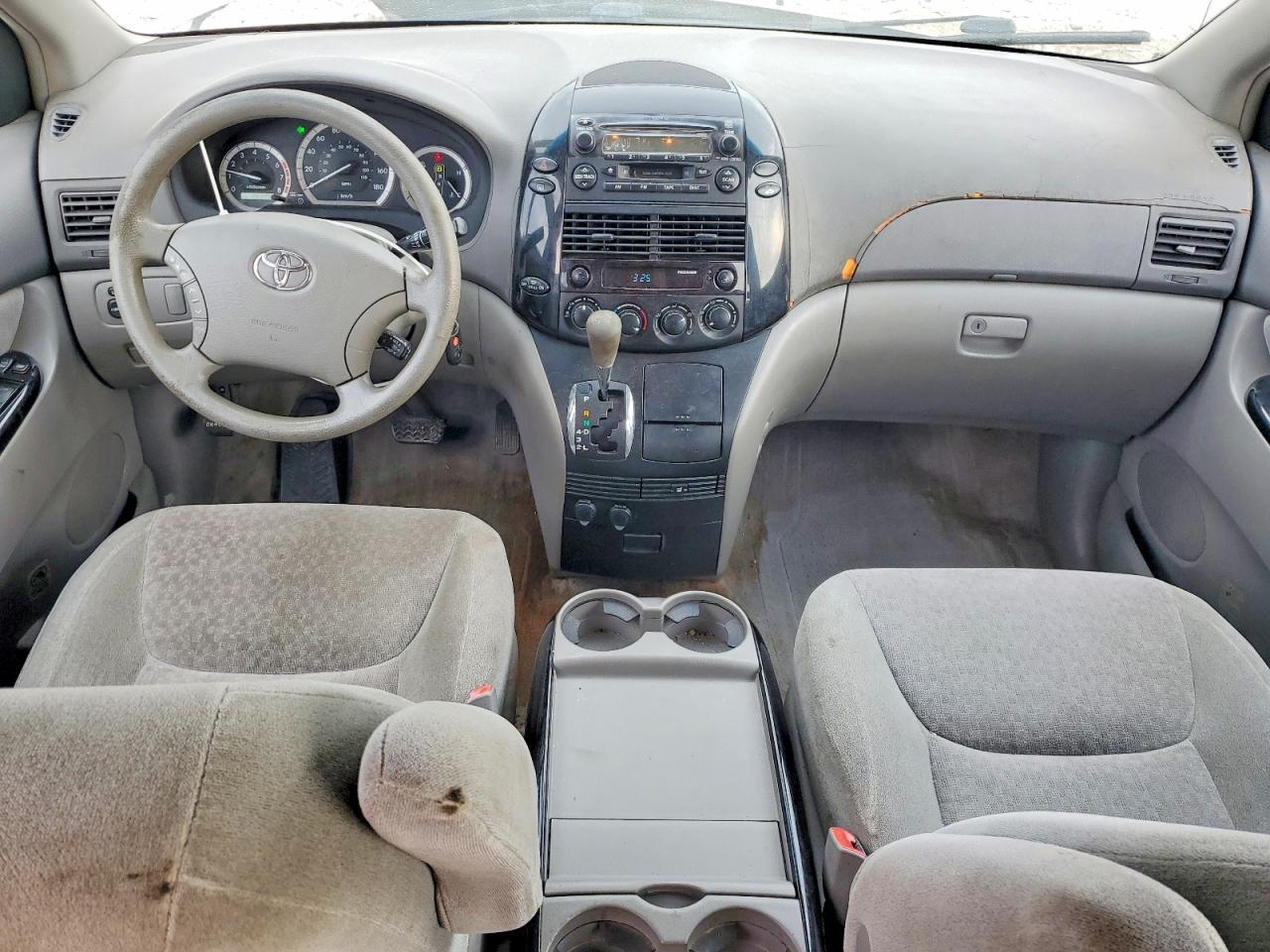2005 Toyota Sienna ce