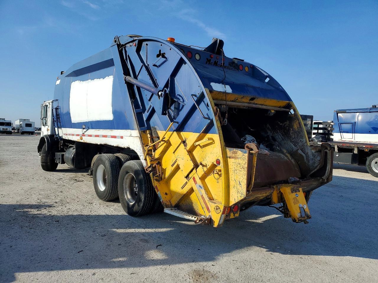 2009 Mack 600 MRU600