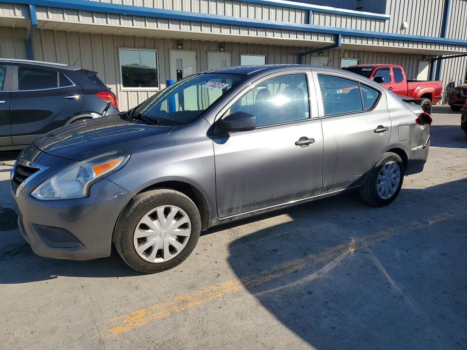 2016 Nissan Versa s
