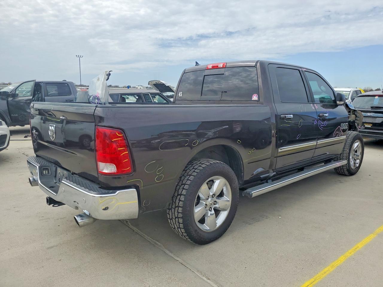 2016 Dodge Ram 1500 slt