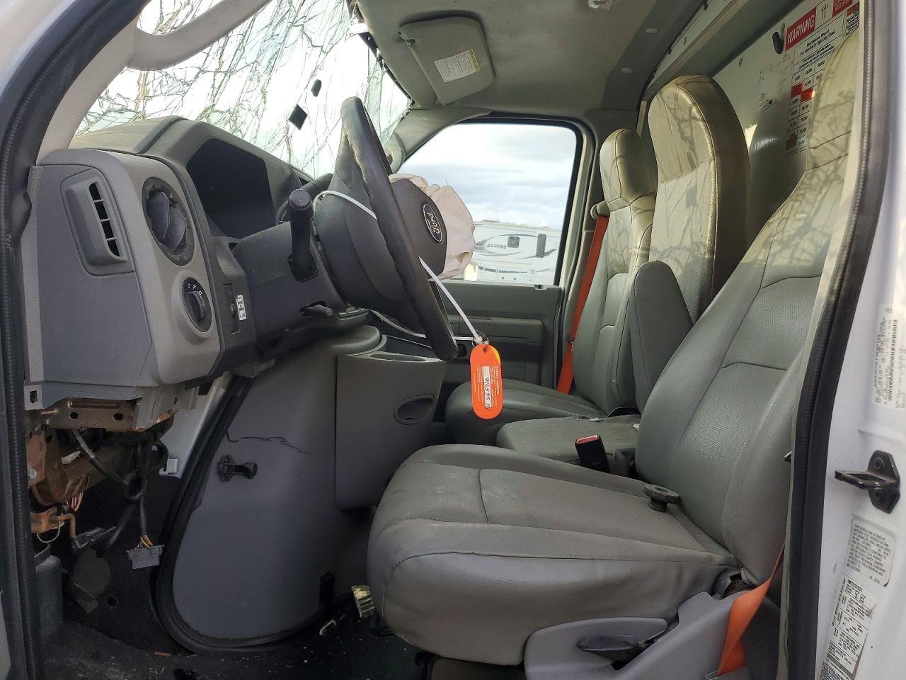 2019 Ford E350 BOX Truck
