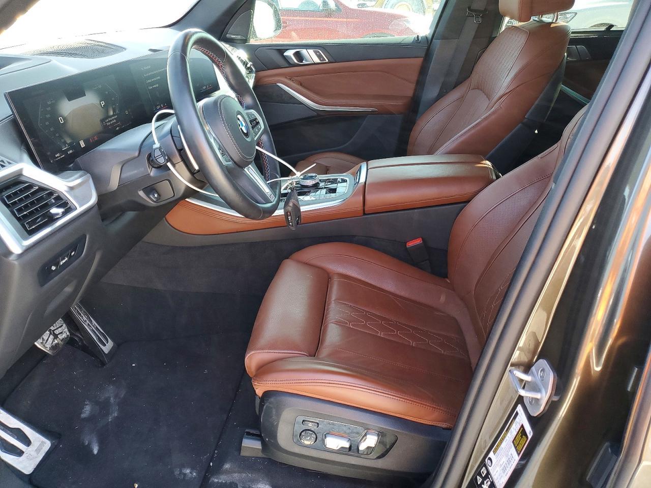 2025 BMW X5 M60i