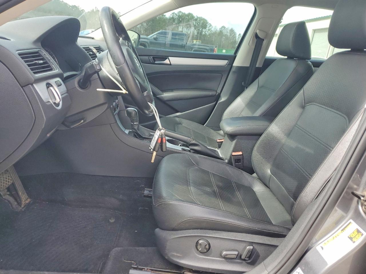 2013 Volkswagen Passat se