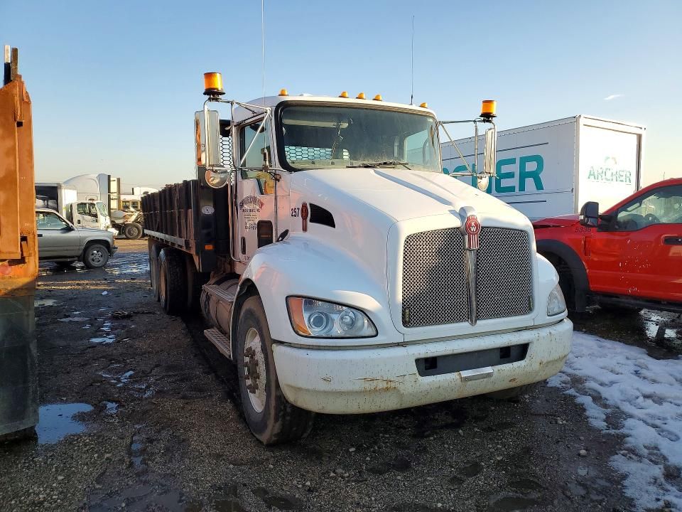 2017 Kenworth Construction T370