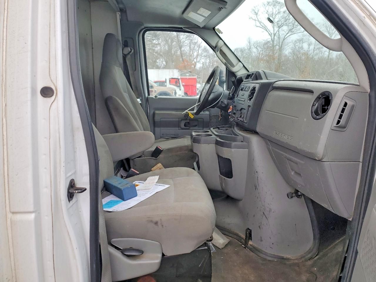 2015 Ford E350 BOX Truck