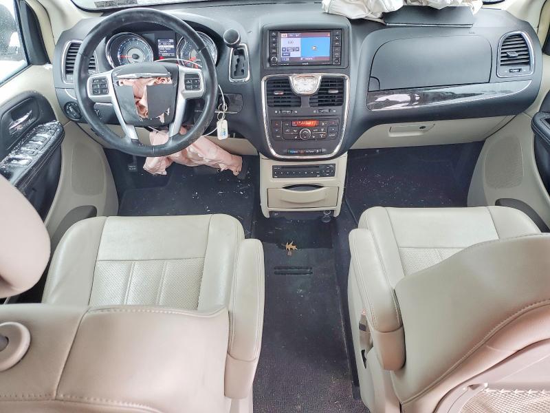 2011 Chrysler Town & Country Touring l