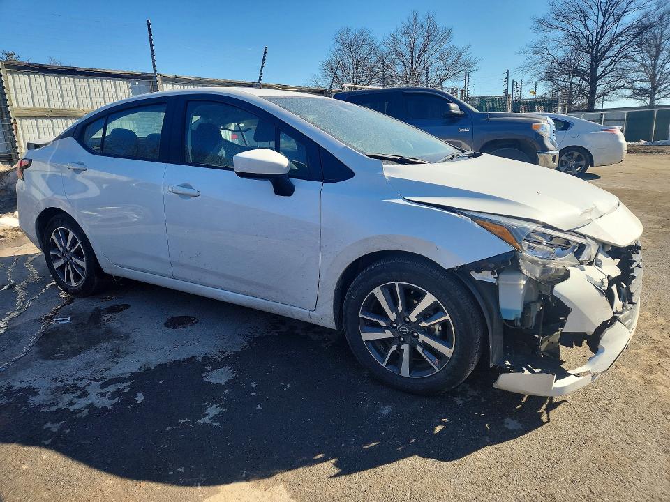 2025 Nissan Versa sv