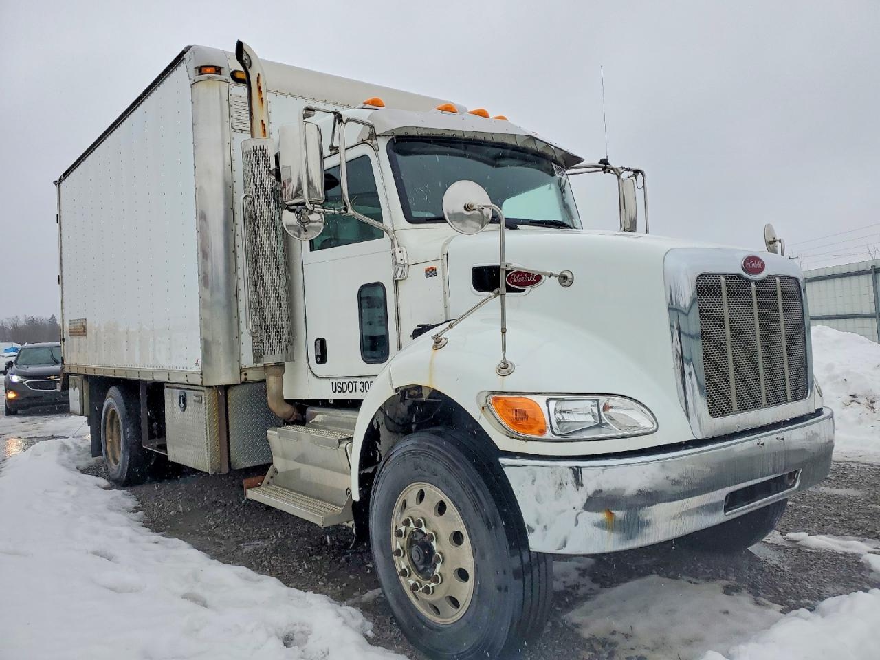 2016 Peterbilt 337 BOX Truck