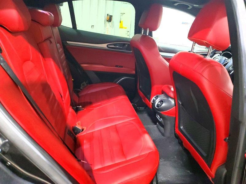 2019 Alfa Romeo Stelvio ti