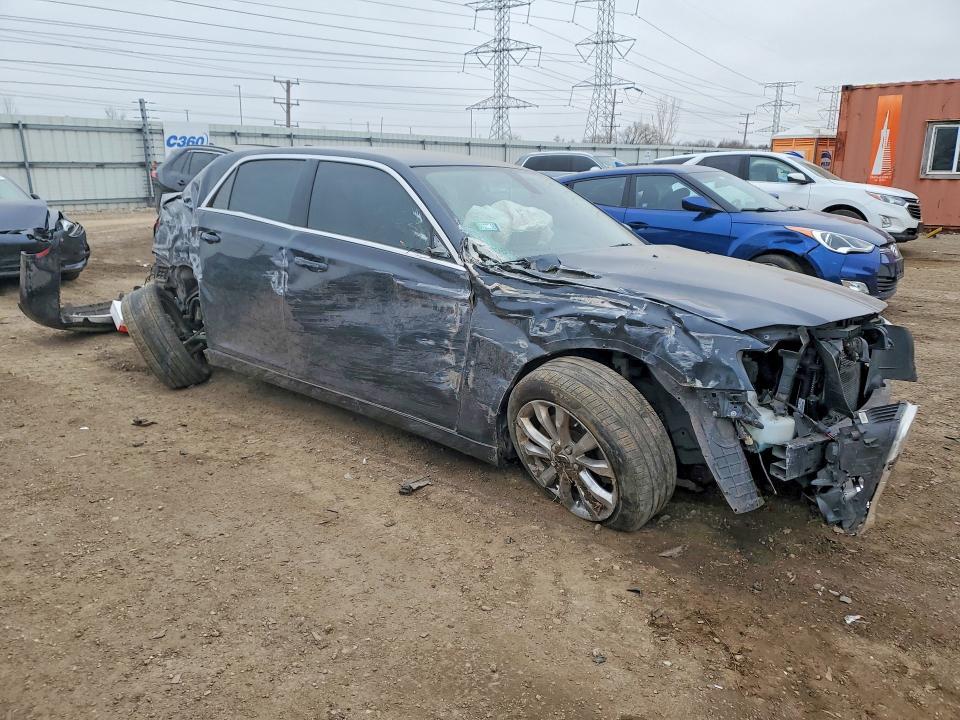 2018 Chrysler 300 Touring