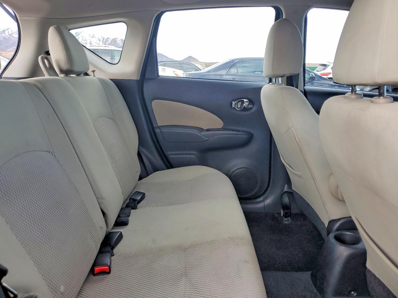 2015 Niss Versa Note sv