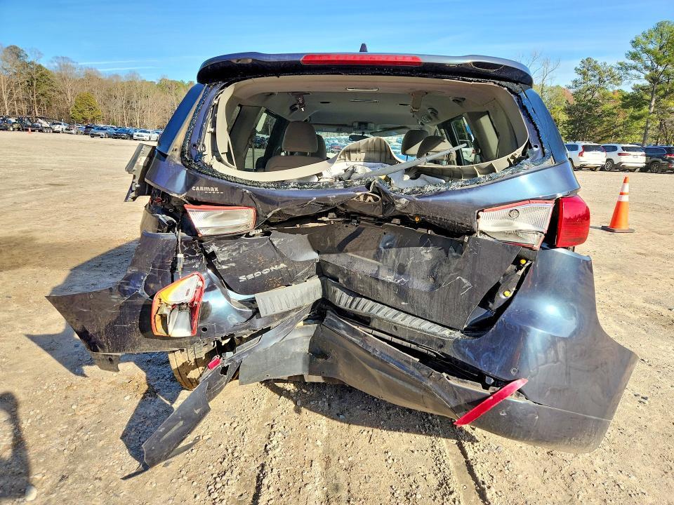 2016 KIA Sedona lx