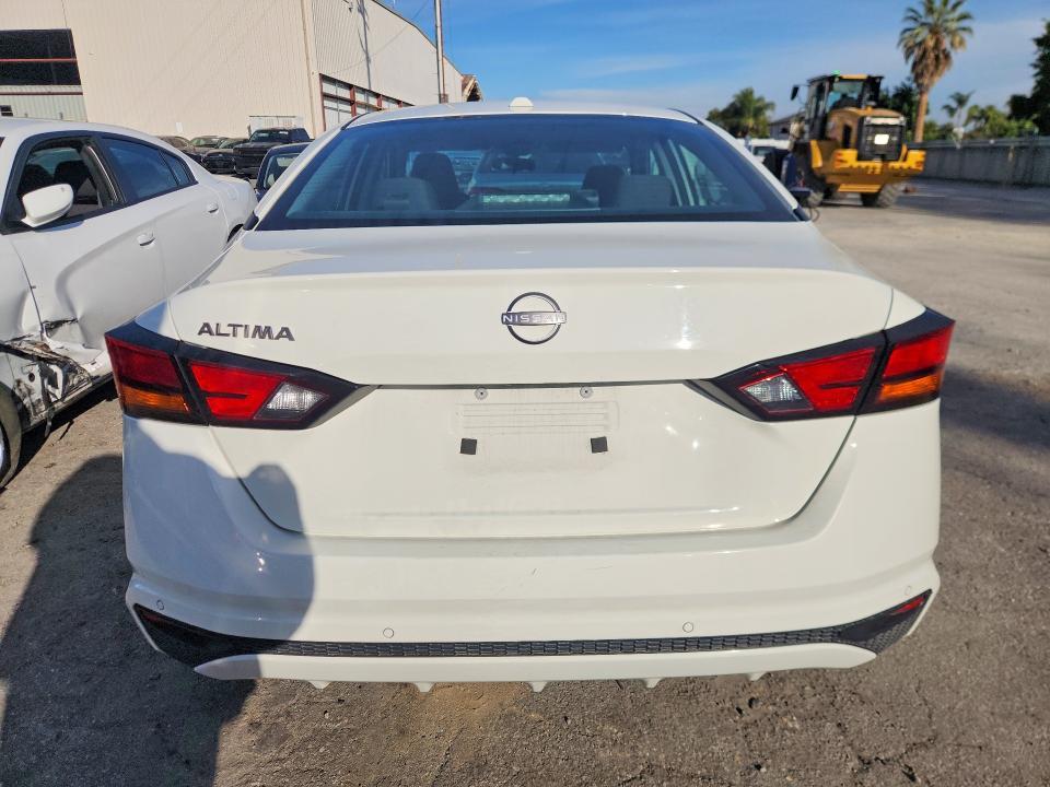2025 Nissan Altima 2.5 sv