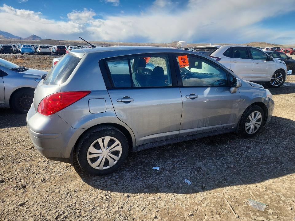 2011 Nissan Versa 1.8 s