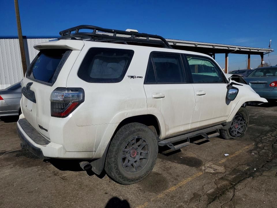 2023 Toyota 4runner se