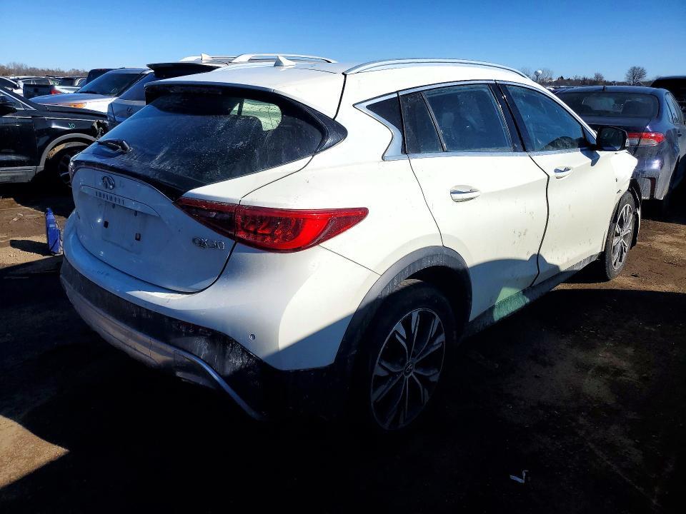 2018 Infinity Qx30 Premium