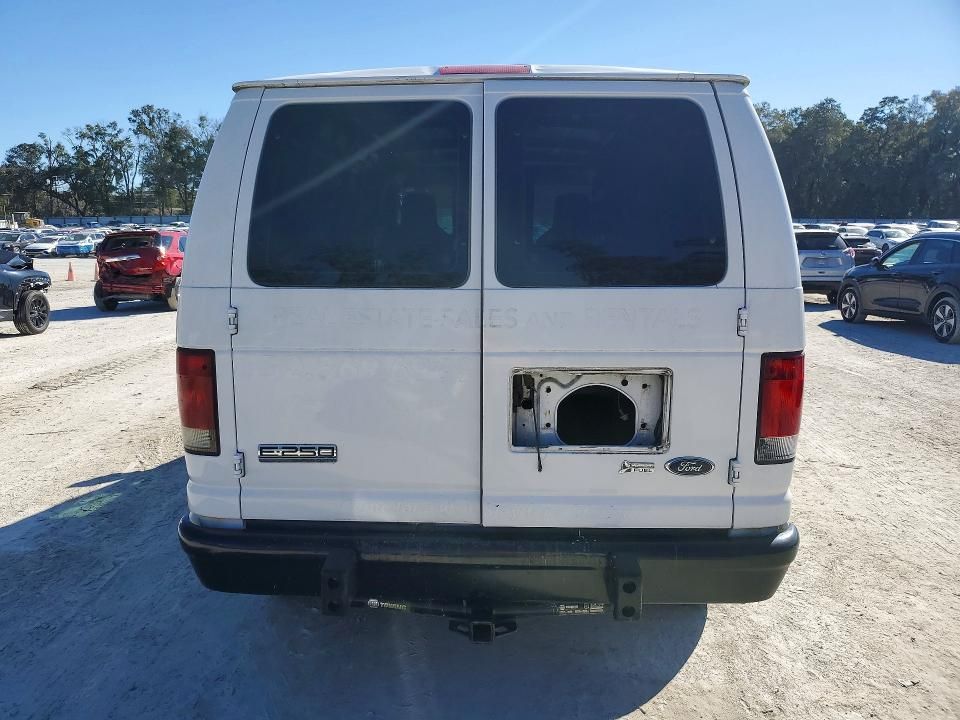 2010 Ford Econoline E250 van
