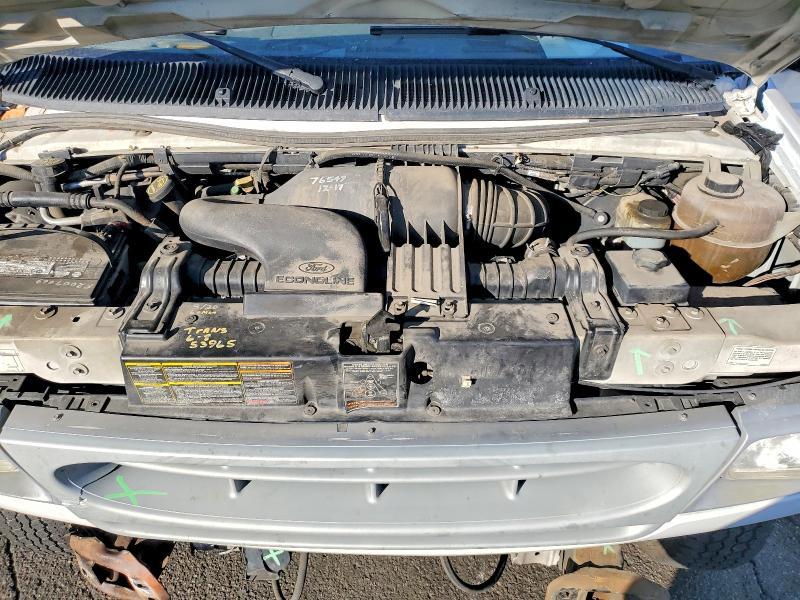 2001 Ford Econoline E350 Super Duty van
