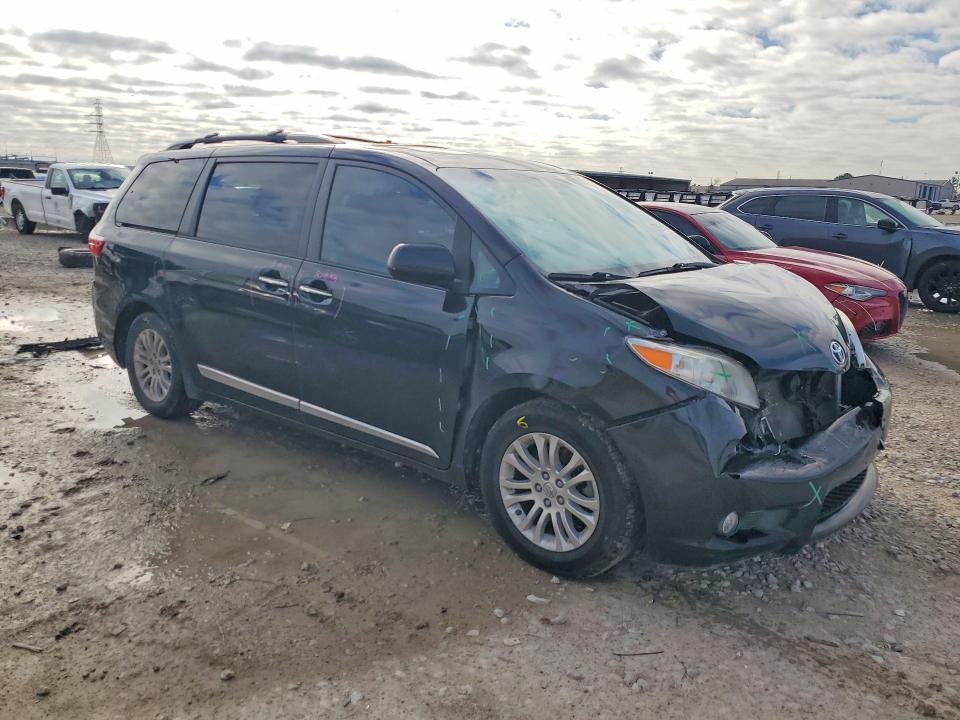 2016 Toyota Sienna xle