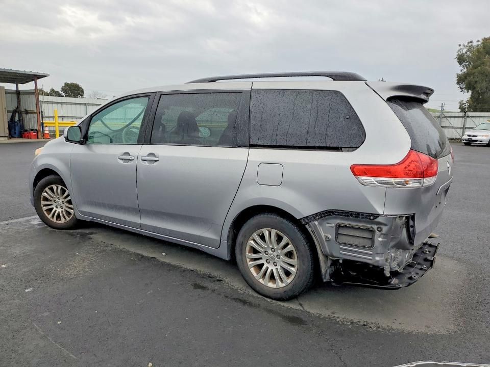 2012 Toyota Sienna xle