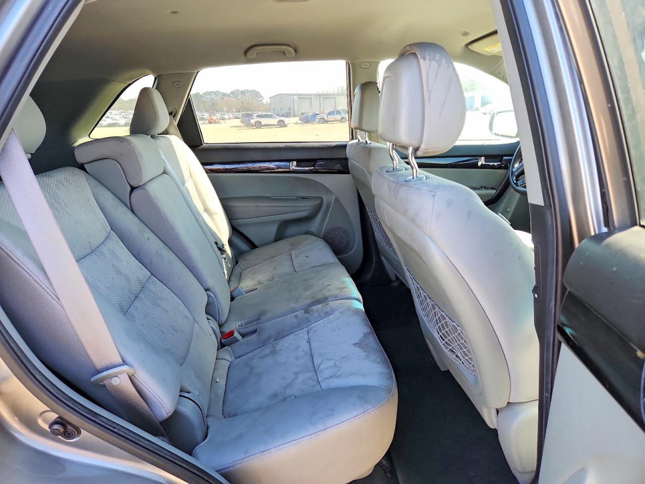 2011 KIA Sorento lx