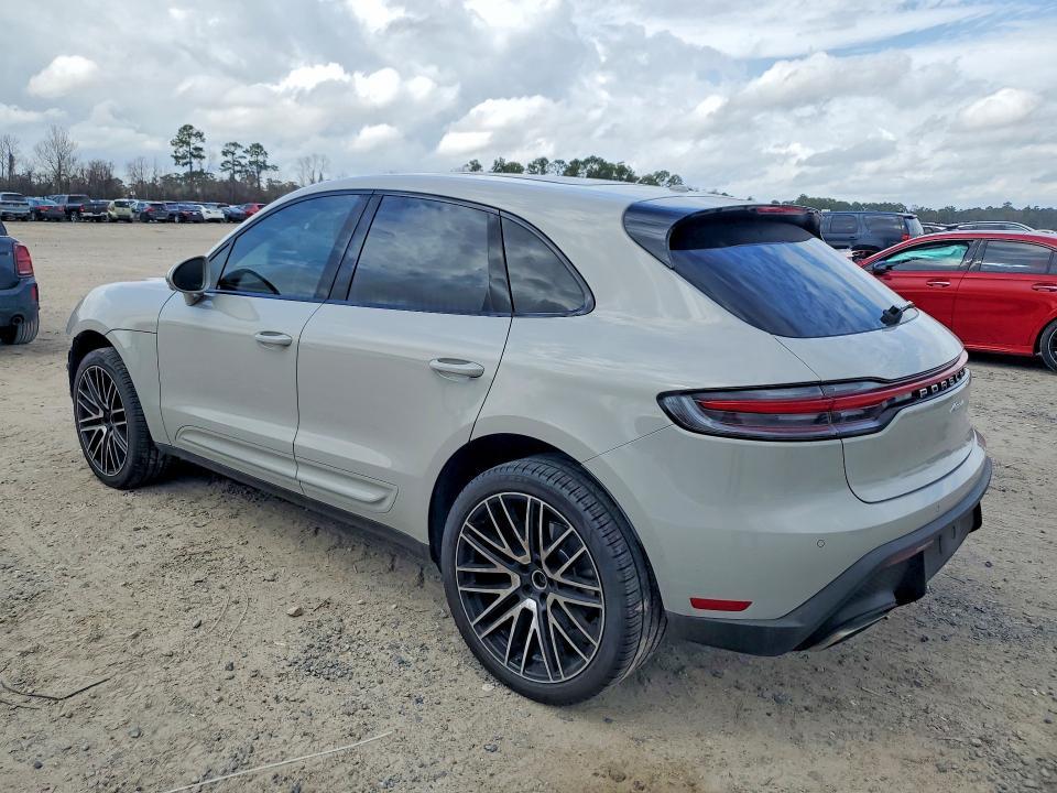 2023 Porsche Macan Base