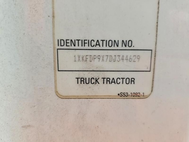 2013 Kenworth Constructi-Semi Truck