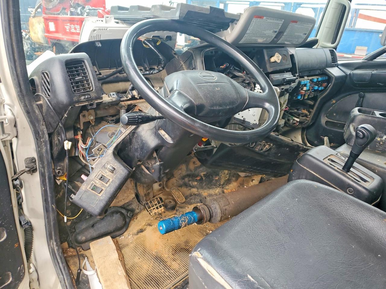 2011 Hino 258/268 BOX Truck