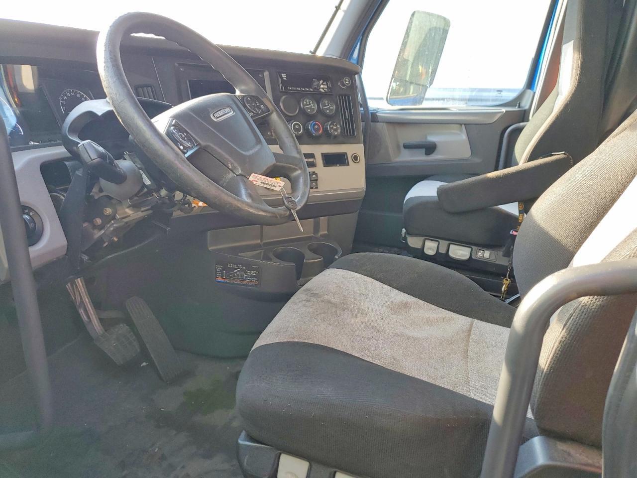 2020 Freigliner Cascadia 126
