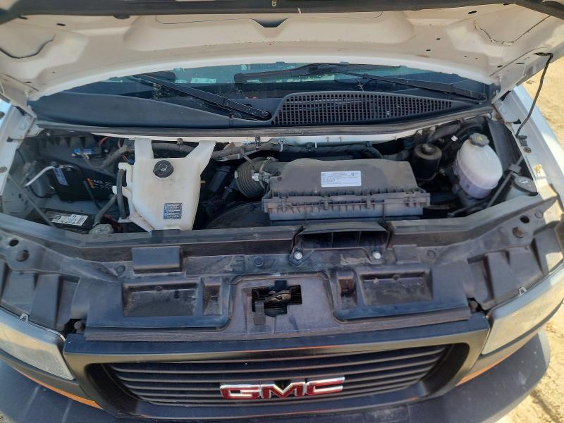 2023 GMC Savana Cut-box Truck