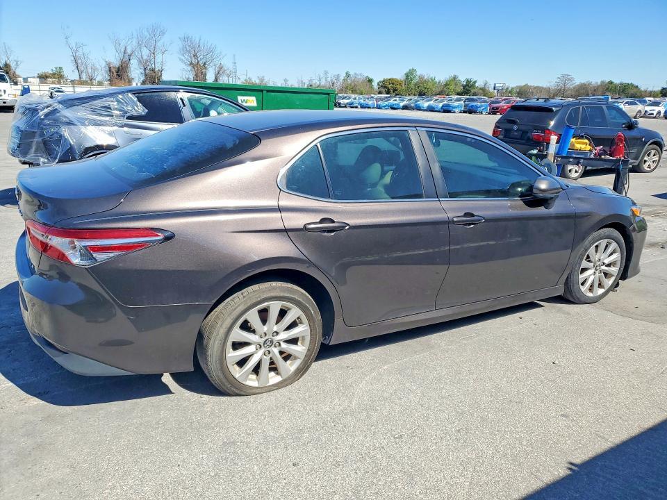 2018 Toyota Camry le