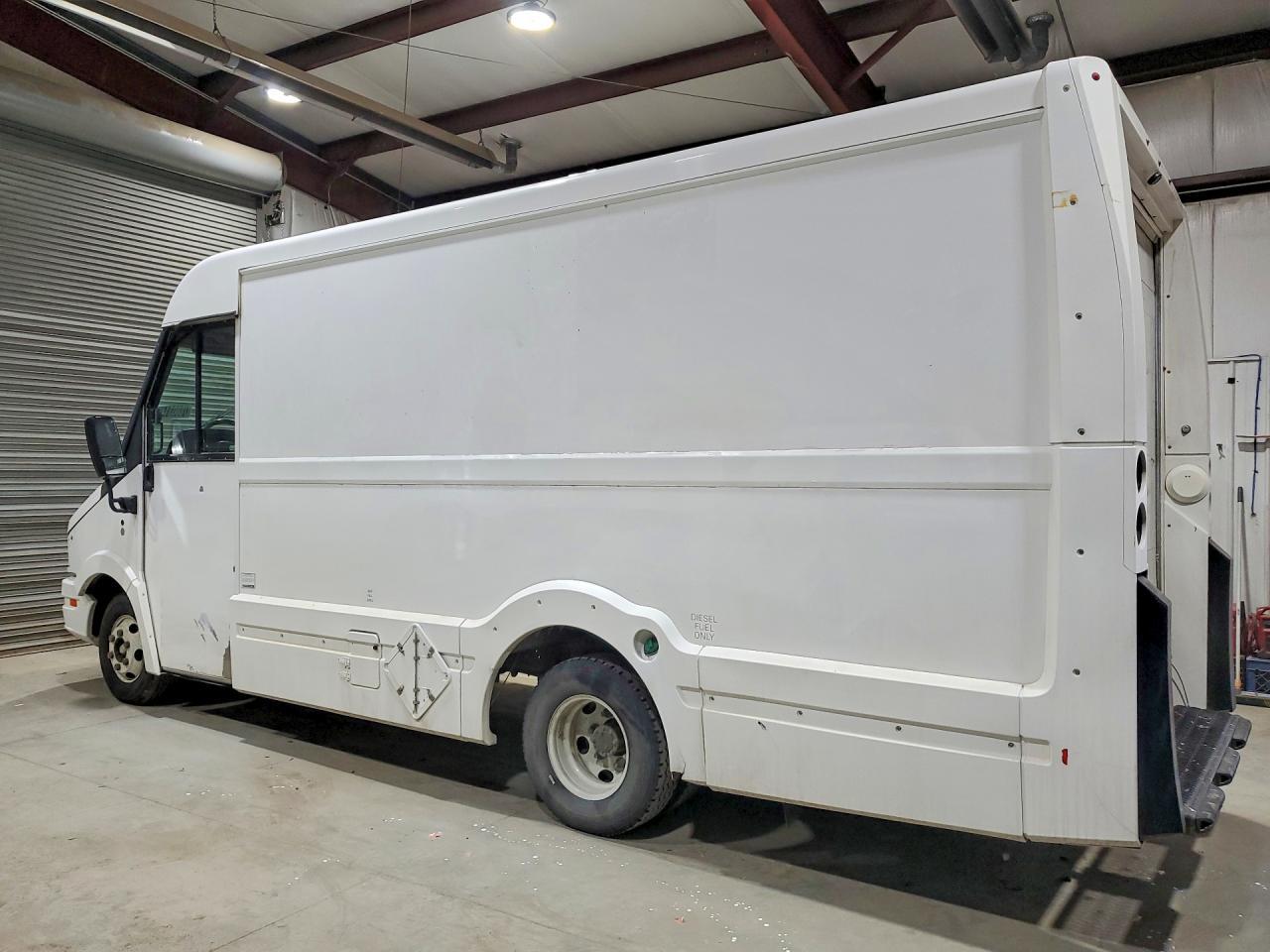 2016 Isuzu Reach Delivery Van