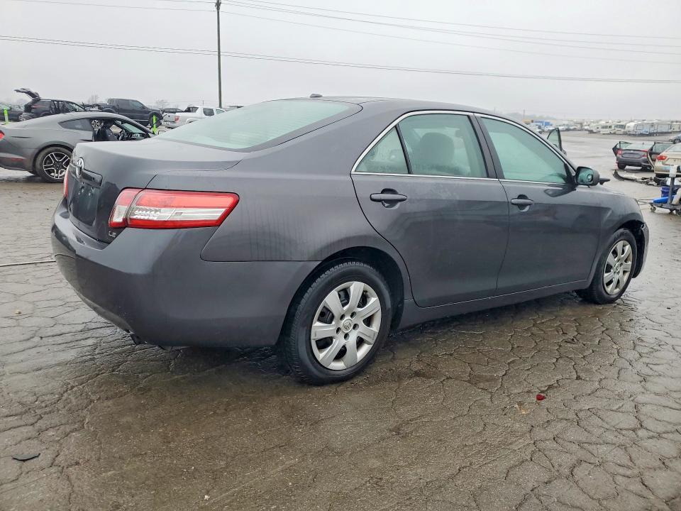 2010 Toyota Camry le