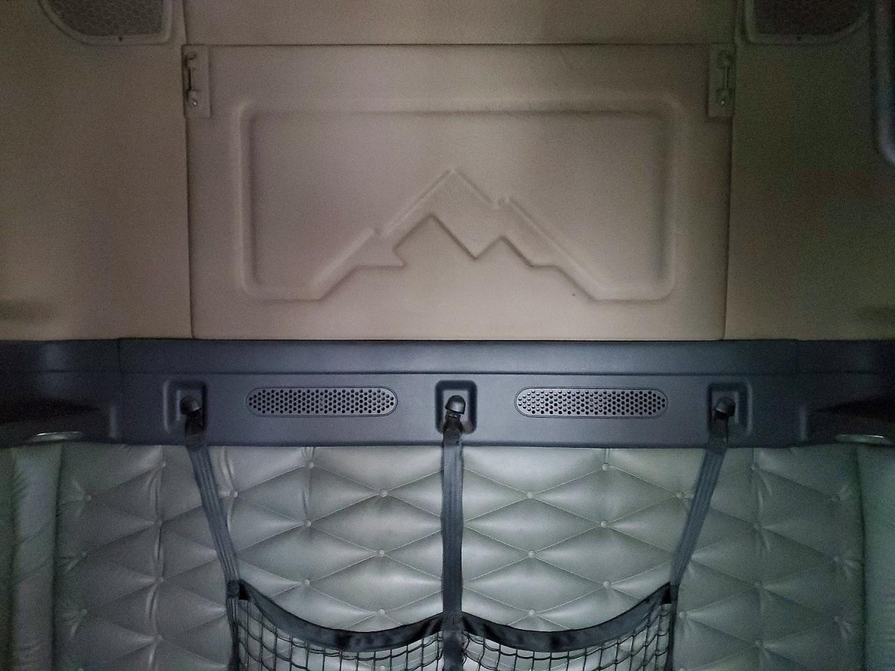 2016 Freigliner 2016 Freightliner Cascadia 1-Semi Truck
