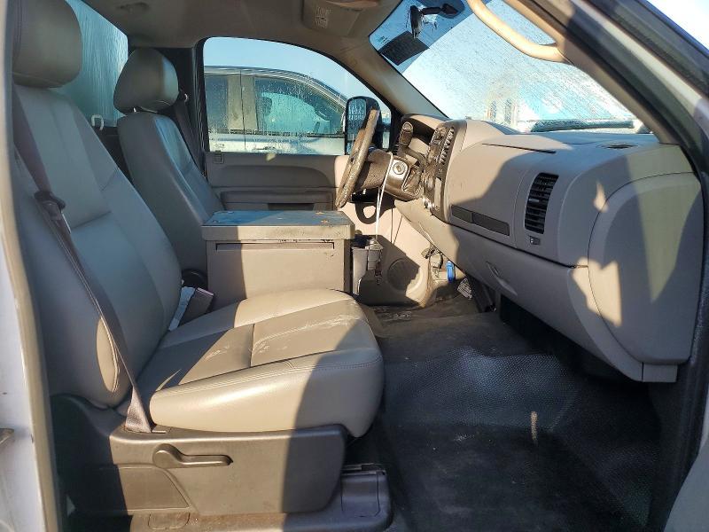 2013 Chev 1500 4X2 / Pickup