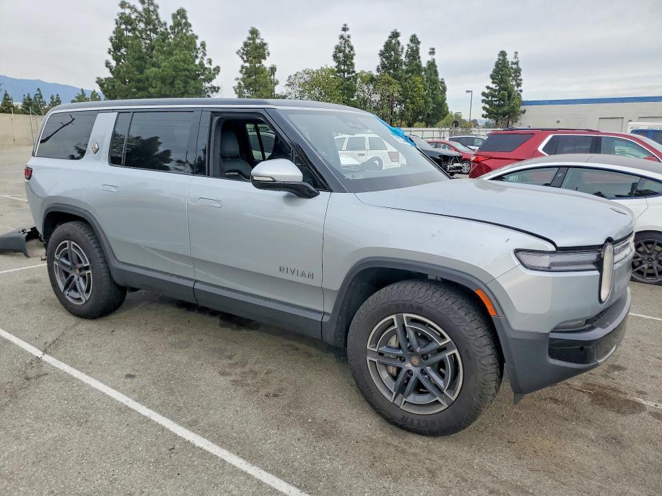 2025 Rivian R1S Adventure