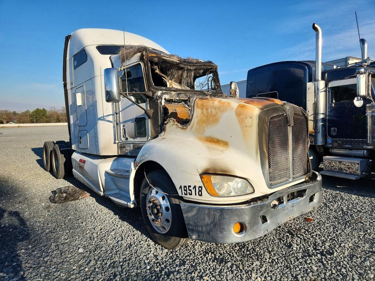 2013 Kenworth T660 Semi Truck