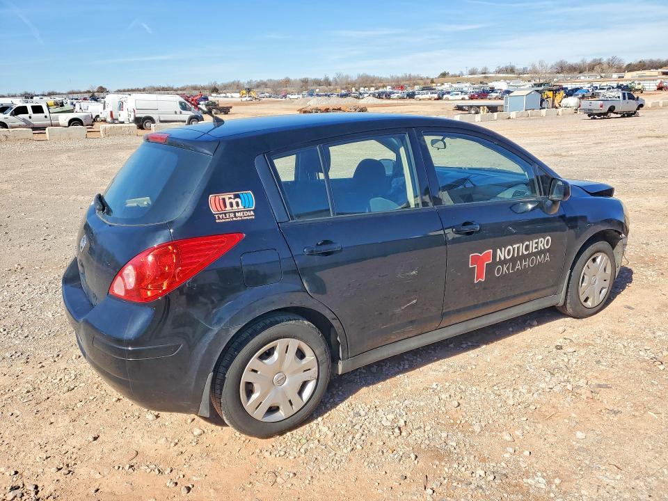 2011 Nissan Versa s
