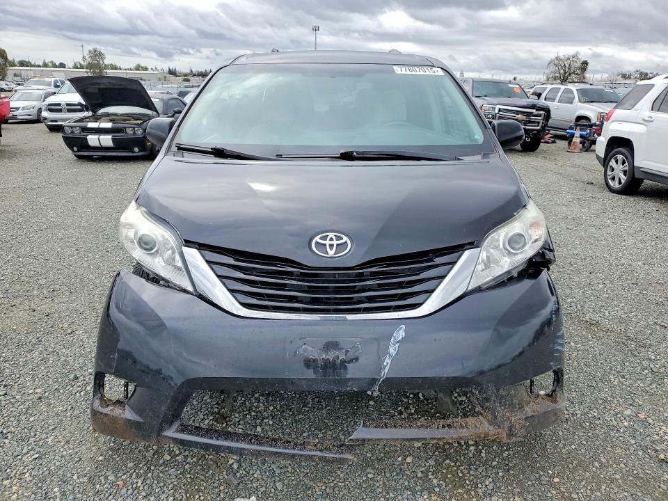 2017 Toyota Sienna le