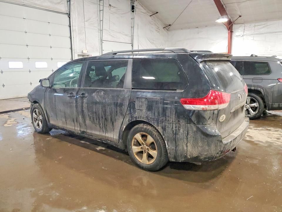 2014 Toyota Sienna le