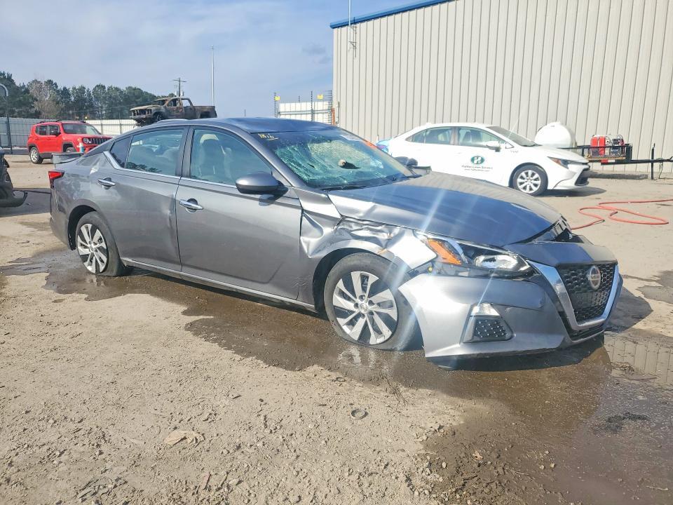 2020 Nissan Altima s