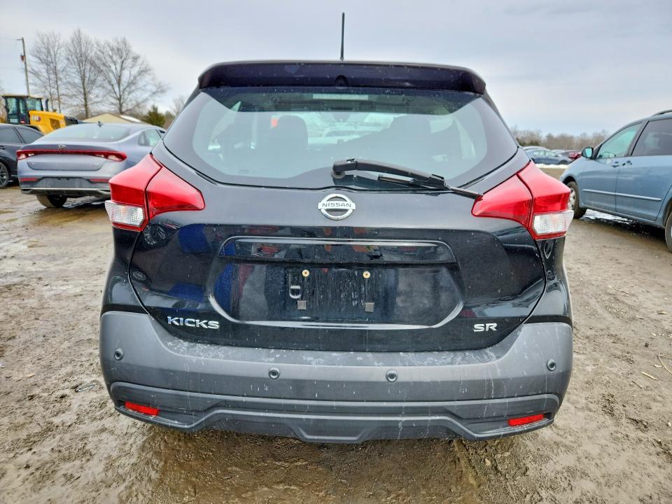 2020 Nissan Kicks sr